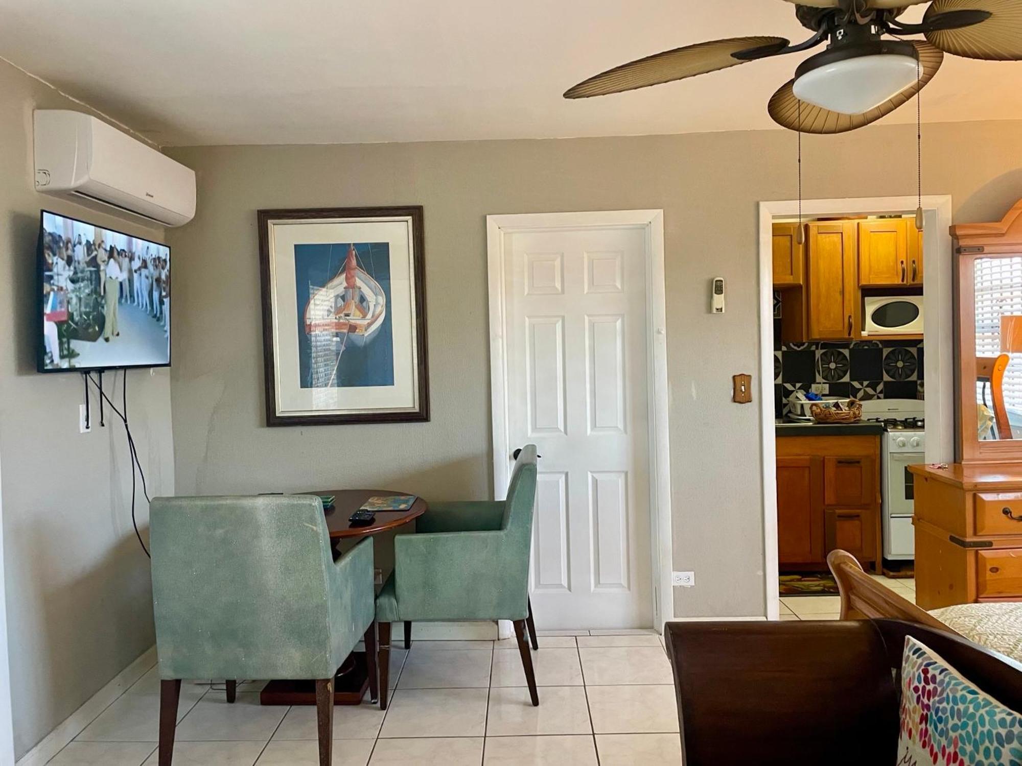 Albury'S Haven Apartment Nassau Exterior photo